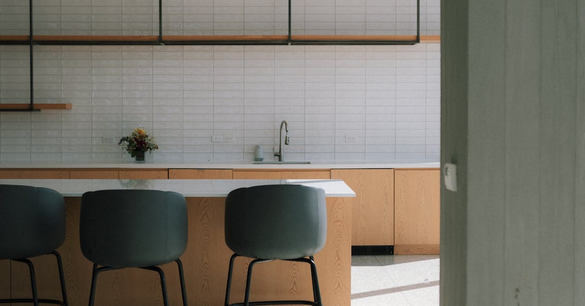 How to Achieve Balance in a Minimalist Kitchen